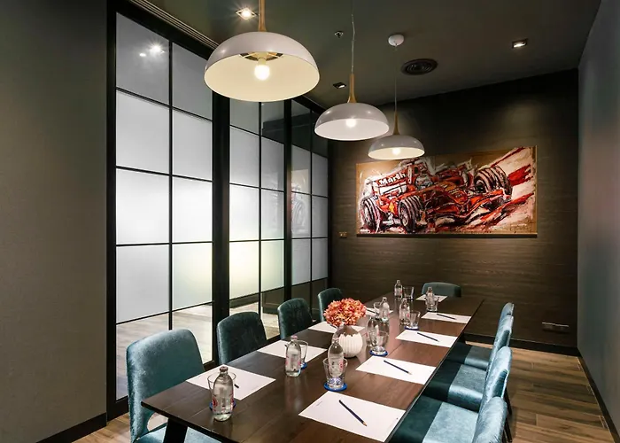 Metropolis Bangkok, Tapestry Collection By Hilton Hotel