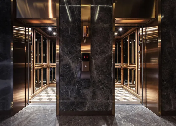 Metropolis Bangkok, Tapestry Collection By Hilton Hotel