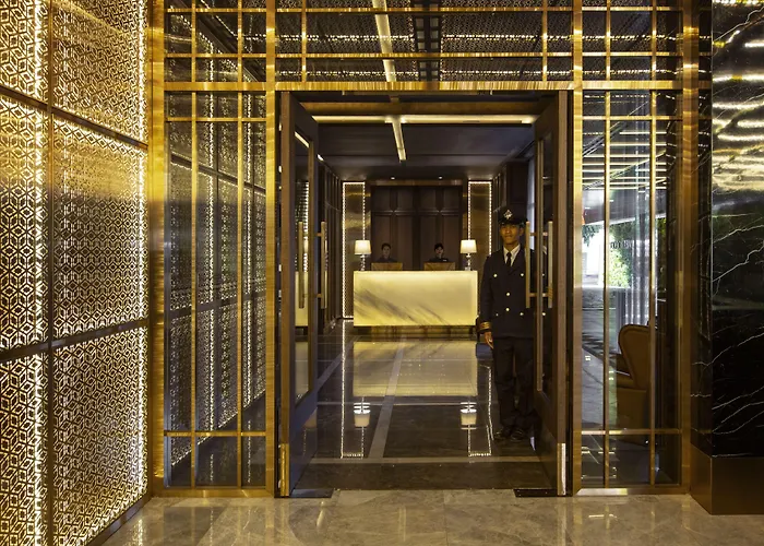 Metropolis Bangkok, Tapestry Collection By Hilton Hotel